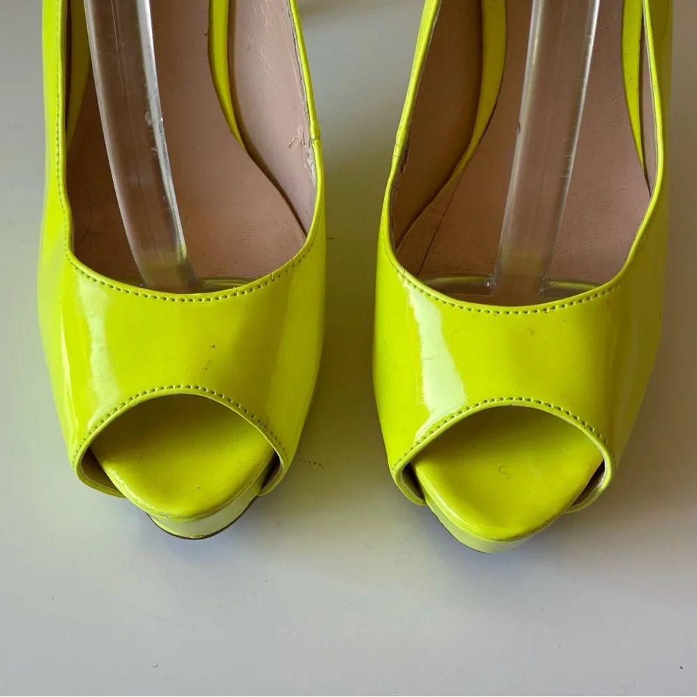 GUESS ‎ neon yellow peep toe stilleto sling back heels